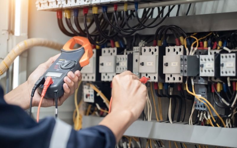Electrician Dubai - Manzoor Technical Services