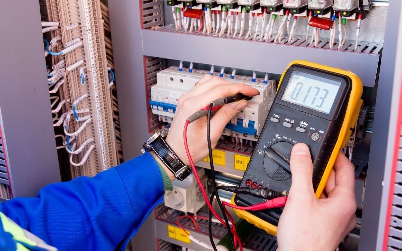 Electrical Contractors in Dubai - Manzoor Technical Services