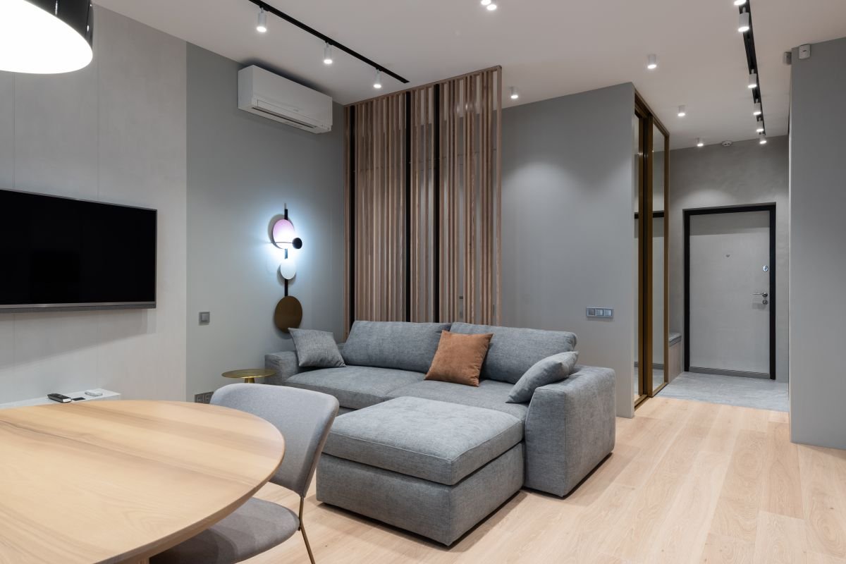 Apartment renovation Dubai modern living room by Manzoor Technical Services