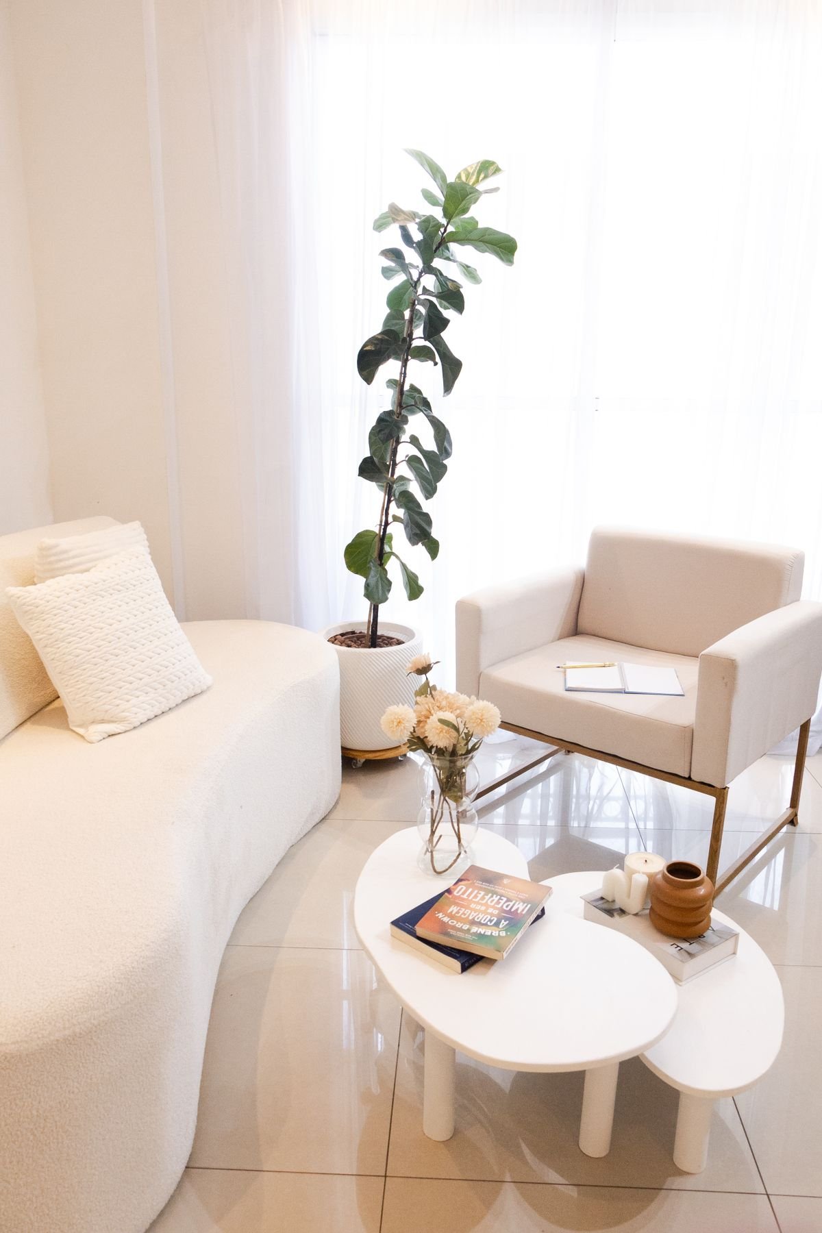 Apartment renovation Dubai living room modern