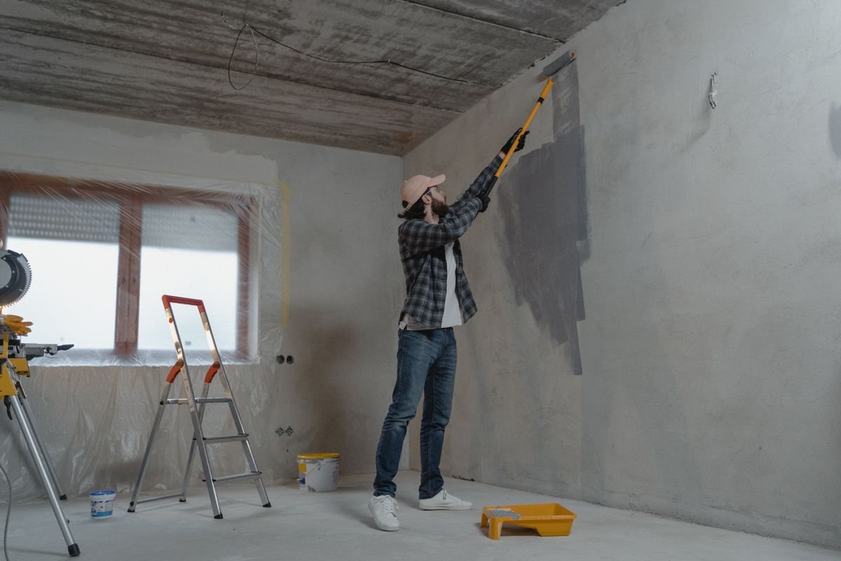 Apartment painting renovation Dubai wall finishing
