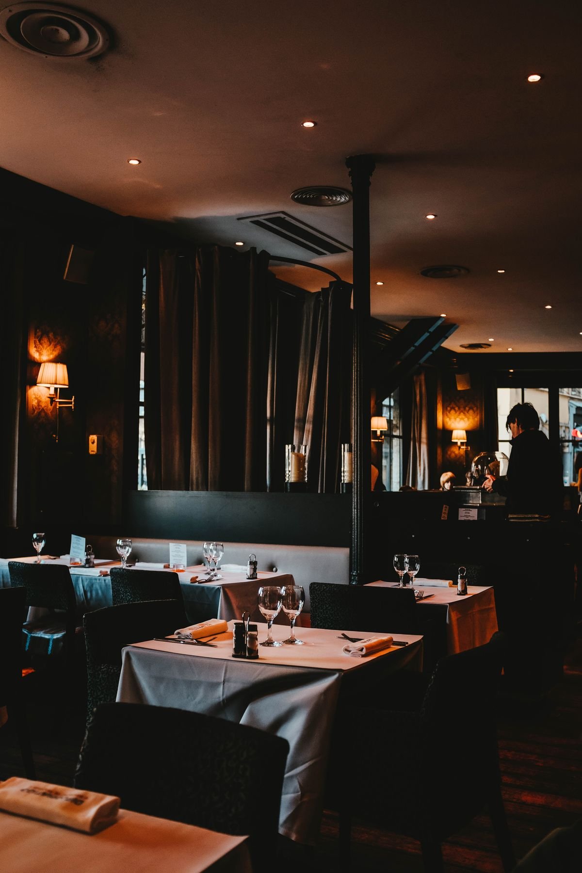 Restaurant lighting fitout Dubai