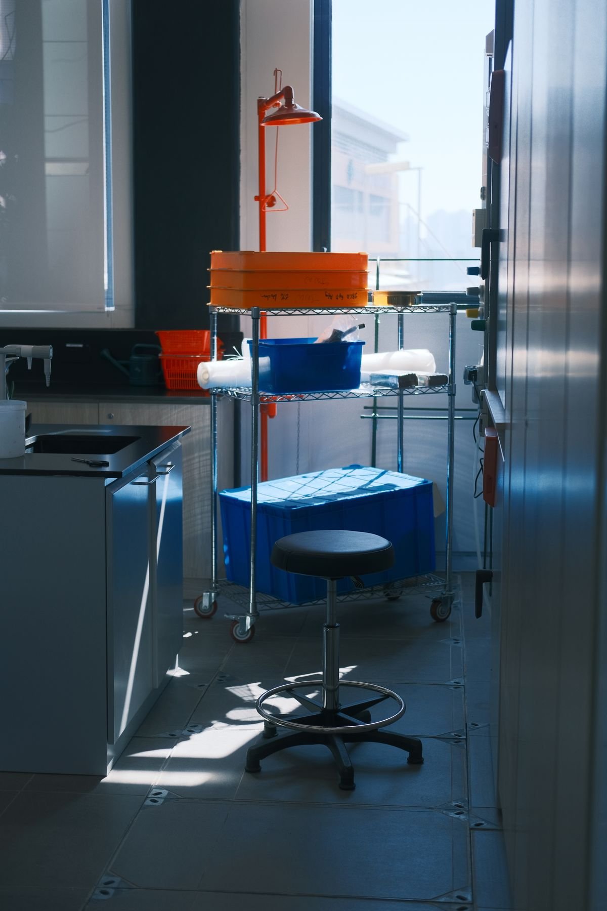 Commercial laboratories fit-out Dubai modern interior by Manzoor Technical Services