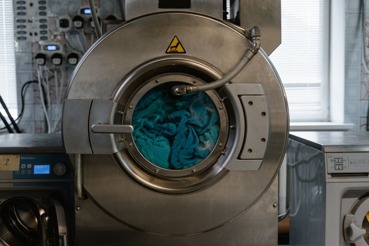 Washing machine mechanic Dubai certified Manzoor Technical Services