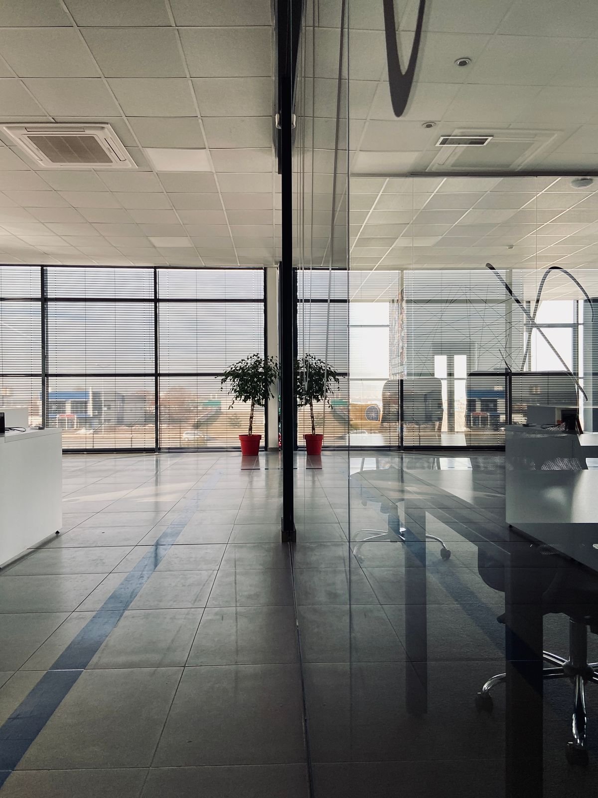 Office renovation Dubai glass partition walls