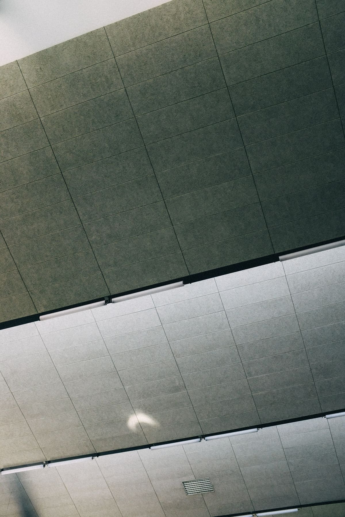 Modular grid panel suspended ceiling