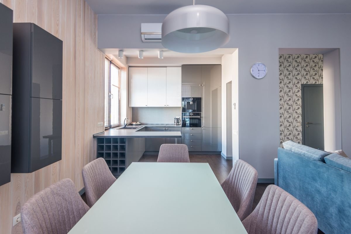 Open-plan kitchen and dining space with a clear, planned layout