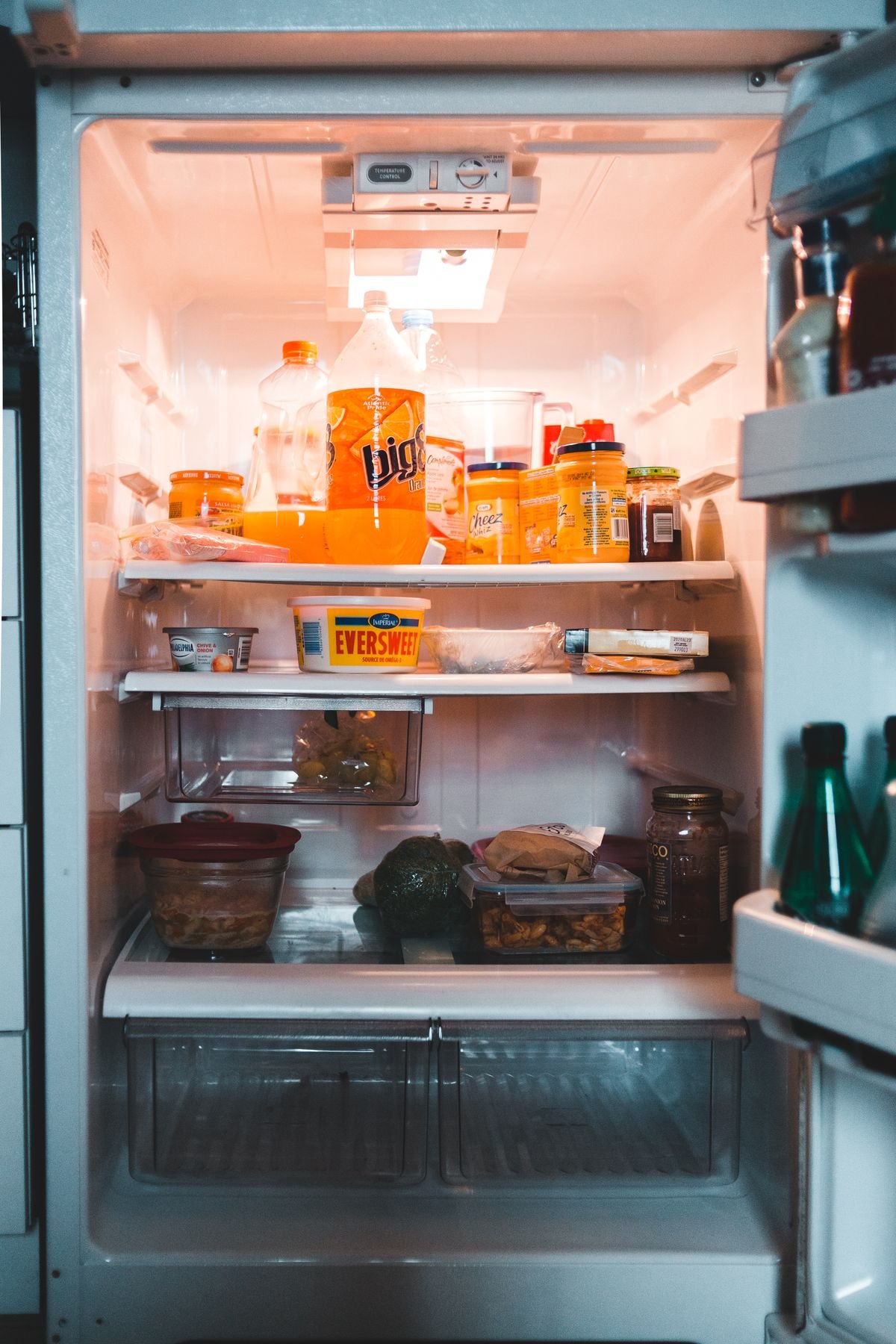 Compact commercial refrigeration unit